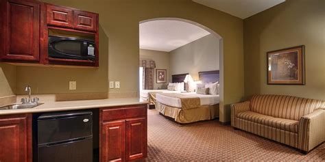 Best Western Plus Two Rivers Hotel & Suites 